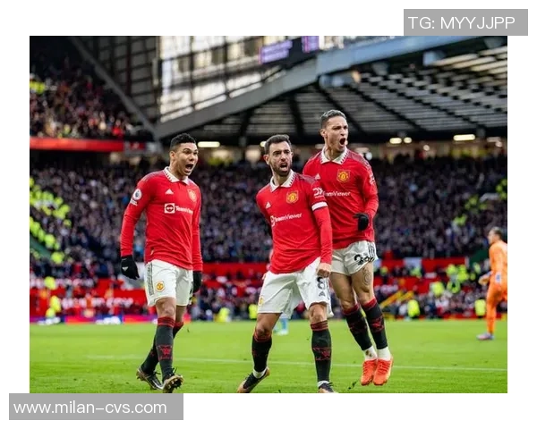 意甲激战莱比锡险胜曼联乌龙球引发争议判罚全场沸腾 意甲激战莱比锡险胜曼联乌龙球引发争议判罚全场沸腾